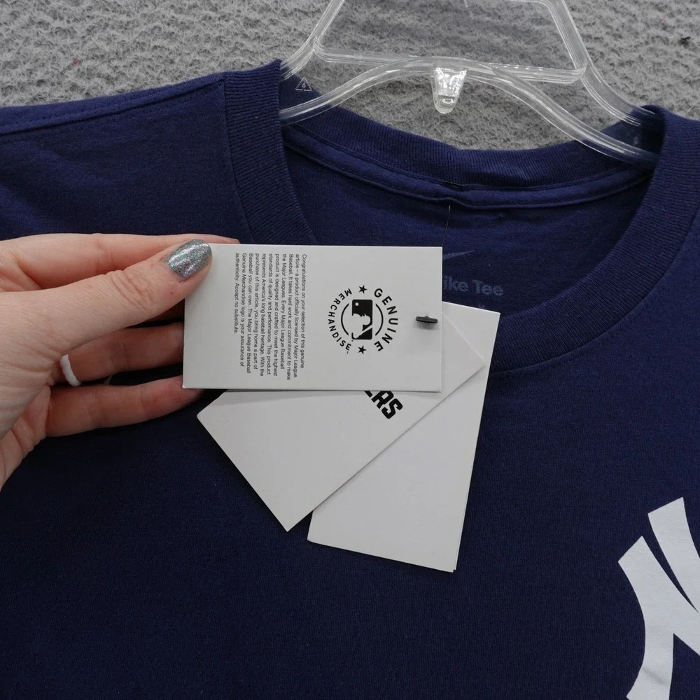 The Nike Tee New‎ York Yankees MLB TShirt Womens Size Medium DJ LeMahieu NWT